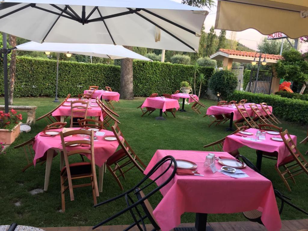 Il Salice Hotel Civitella Del Tronto Eksteriør billede